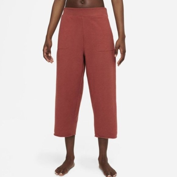 Nike Yoga Luxe Cropped Fleece Pants Women's Training Athletic Loose Fit Wide Leg - Picture 1 of 6